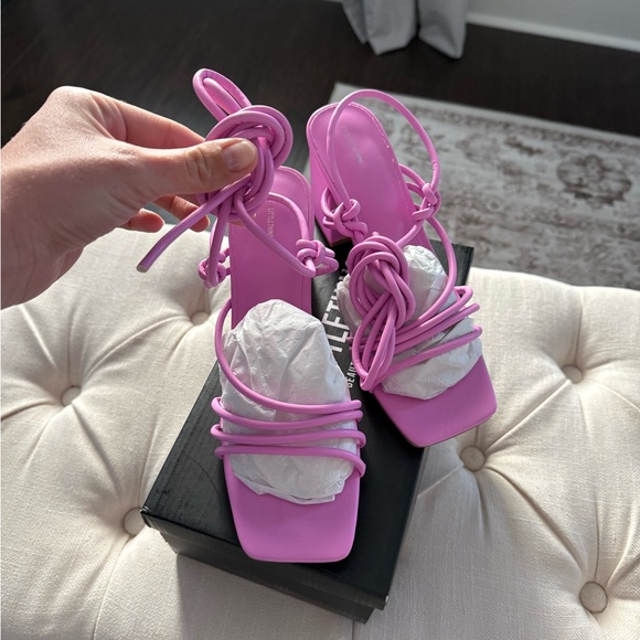 NEW‎ PrettyLittleThing Pink Strappy Heeled Sandals Size 7 - Picture 2 of 9